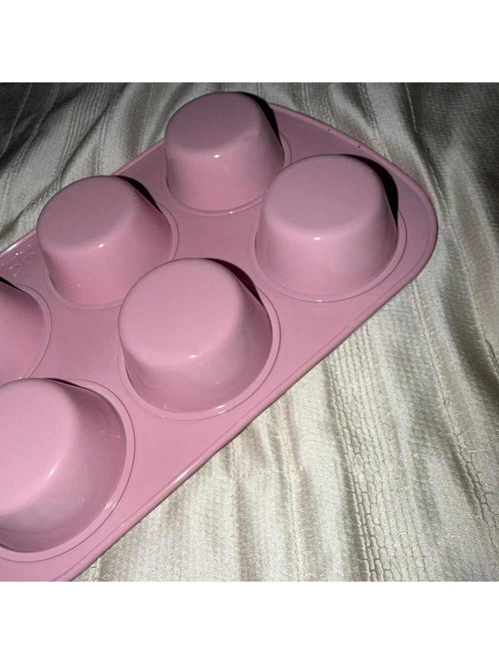 Paris Hilton 6-Cup Muffin Pan Nonstick Heavy Duty Carbon Steel Cupcake